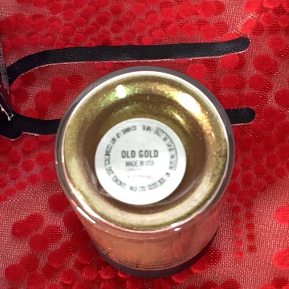 MAC eye shadow bundle - Picture 8 of 8